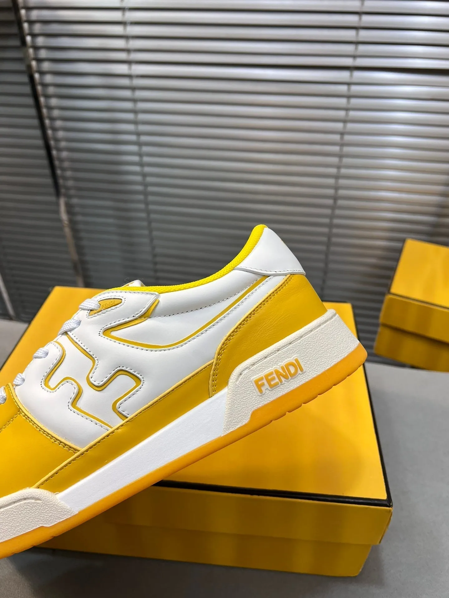 AND Economical IN CALFSKIN FENDI FENDI MESH BRIGHT Great savings LOW TOPS MATCH MIX YELLOW WHITE