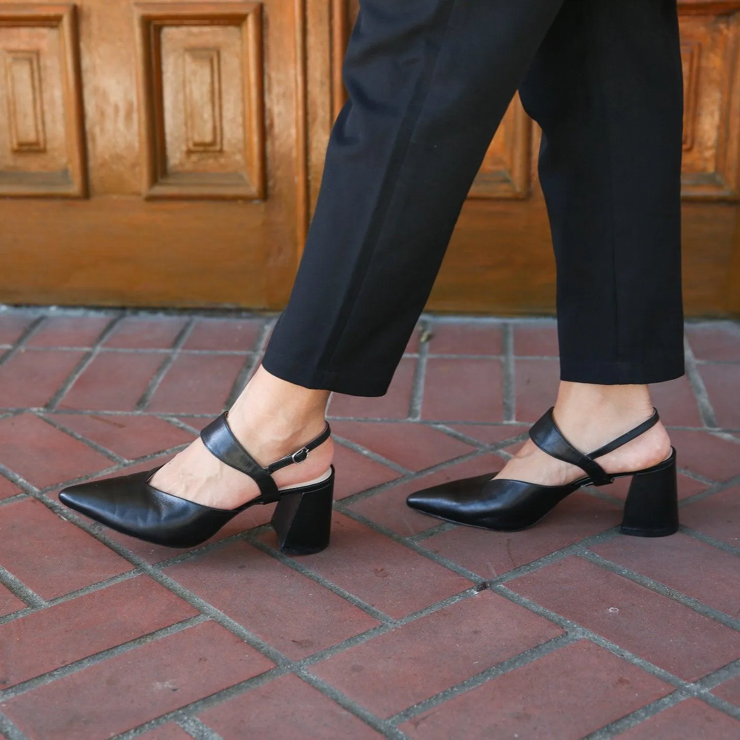 Black V Mule   Elsie Strap