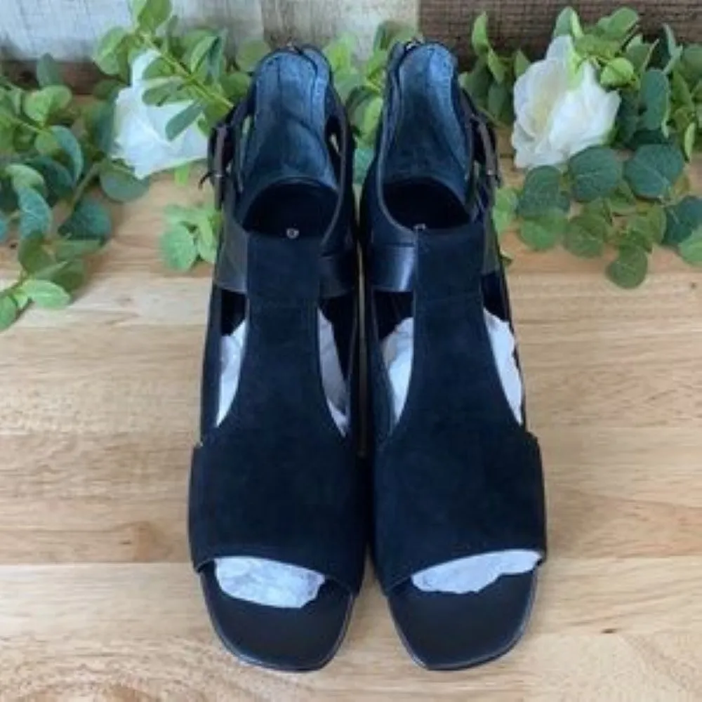 Donald J Pliner Women s SILA-KS Pump Black 8 M
