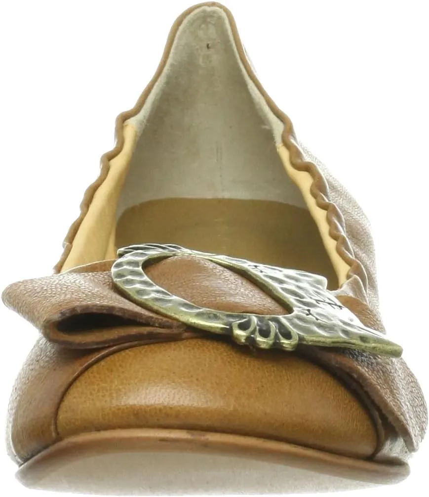 Tsumori Chisato Walk 4040 Cat Motif Cutter Pump