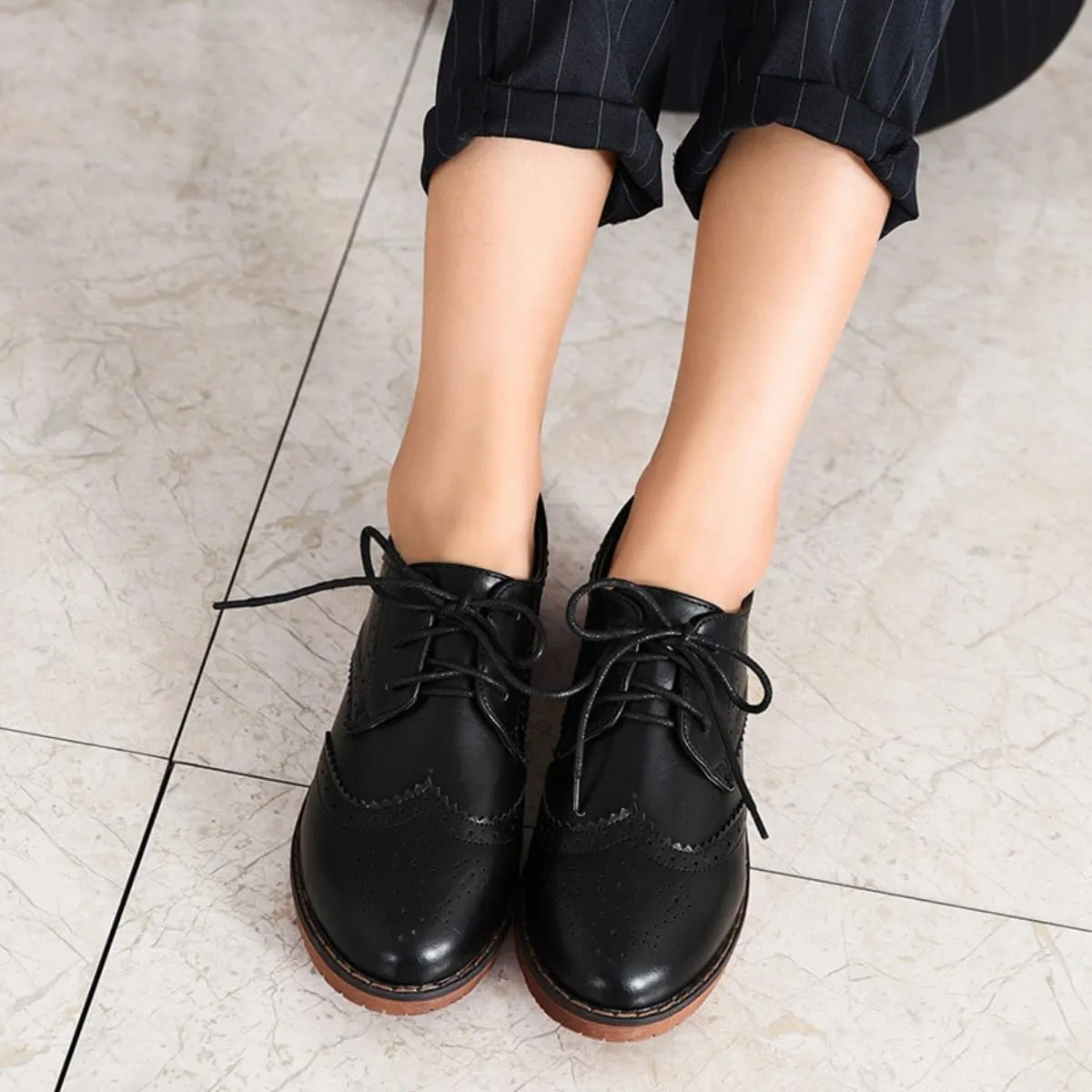 Women's Stylish Lace-Up Wingtip Oxfords - Brogue Derby Walking Shoes for Ladies