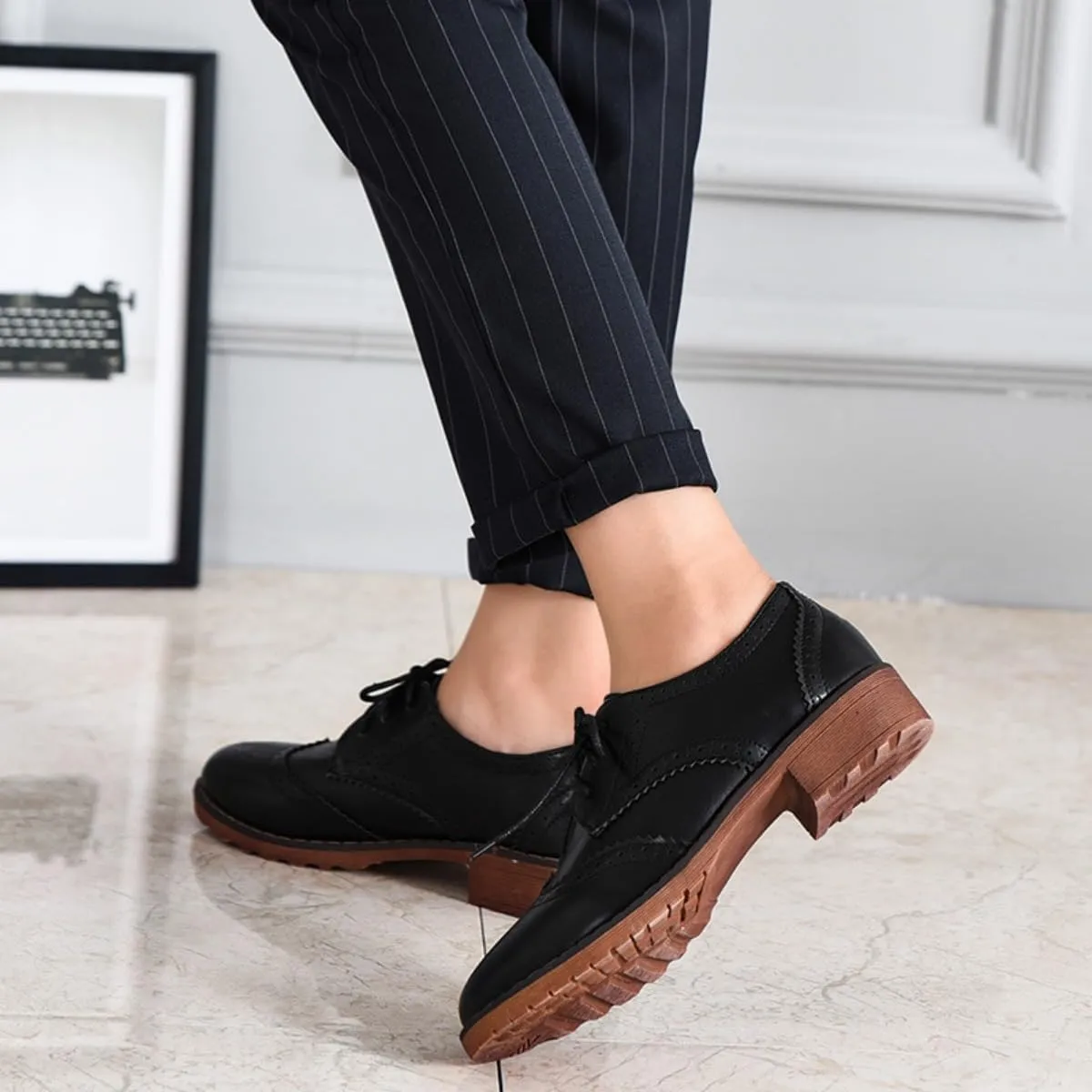 Women's Stylish Lace-Up Wingtip Oxfords - Brogue Derby Walking Shoes for Ladies